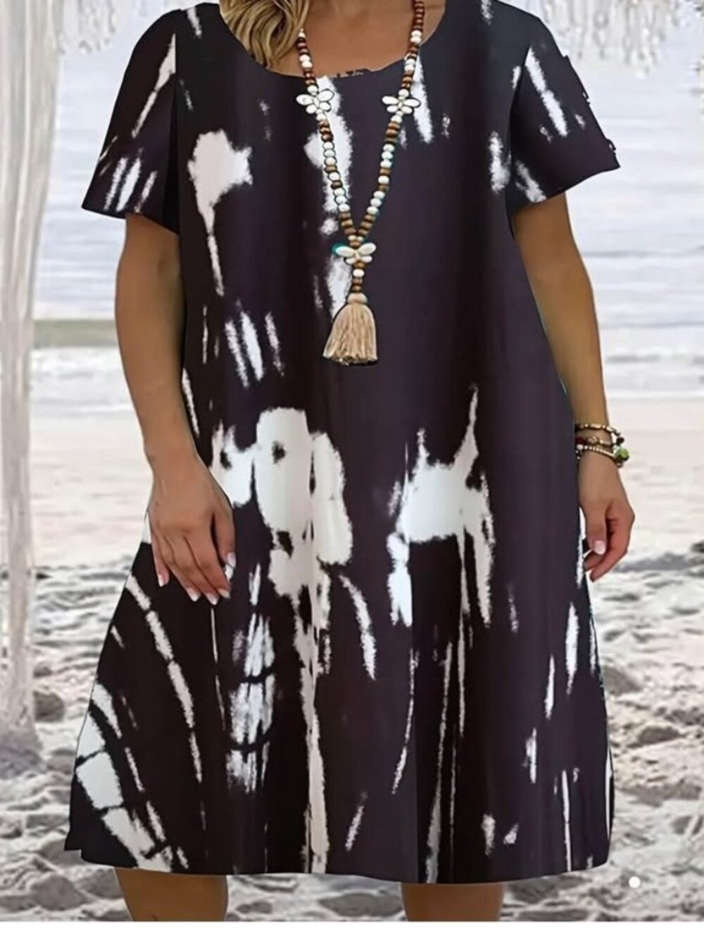 Ladies Size 3XL Black& white dress with pockets 12.00